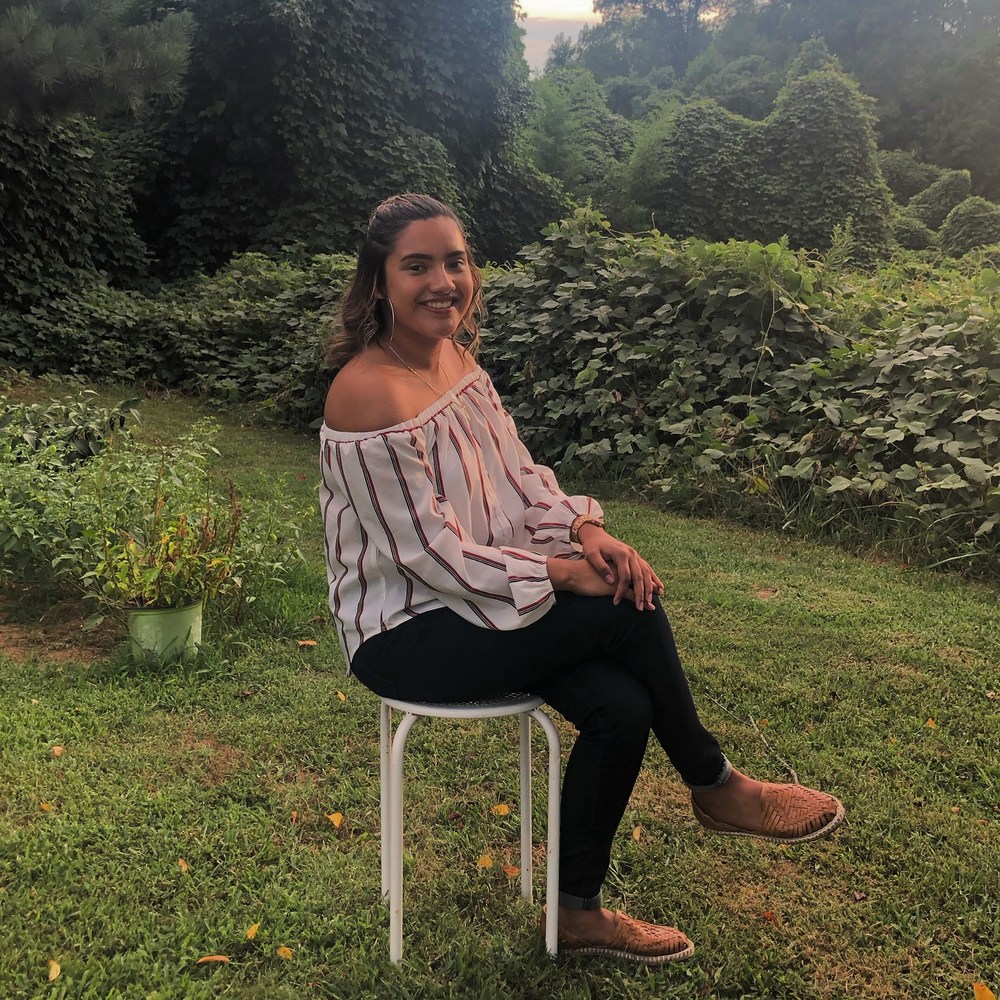 Meet your Posher, Laura